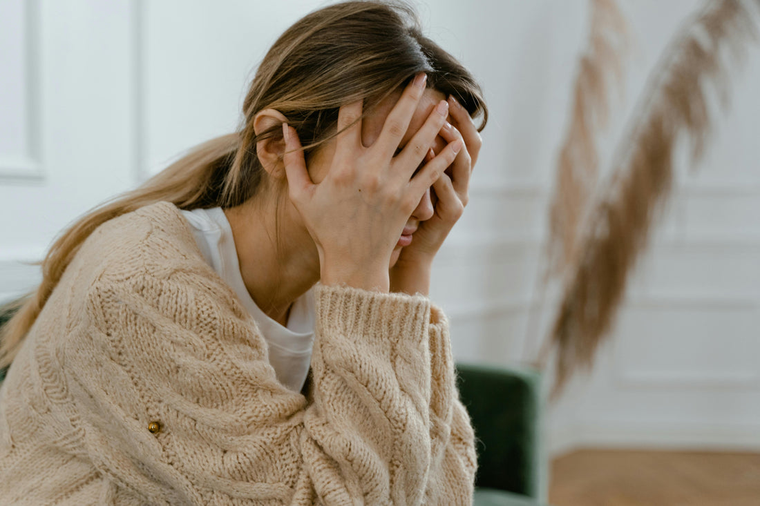 Emotionale Achterbahn in den Wechseljahren: Wie Bachblüten Ihr inneres Gleichgewicht stärken